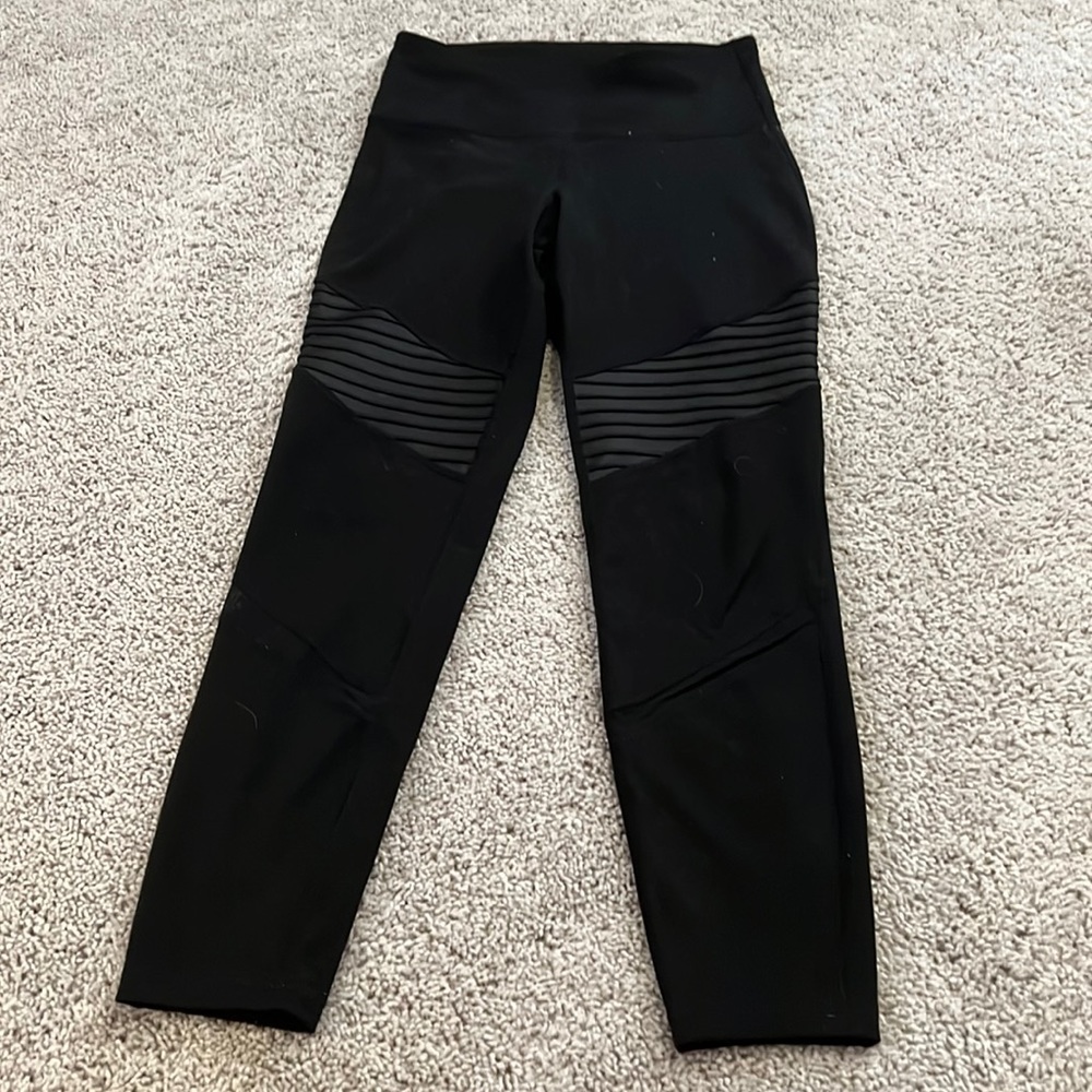 Hi waisted leggings with front leg design